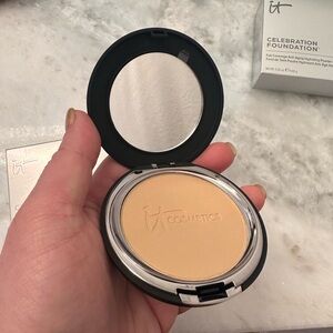 Brand New IT Cosmetics Celebration Foundation in Medium